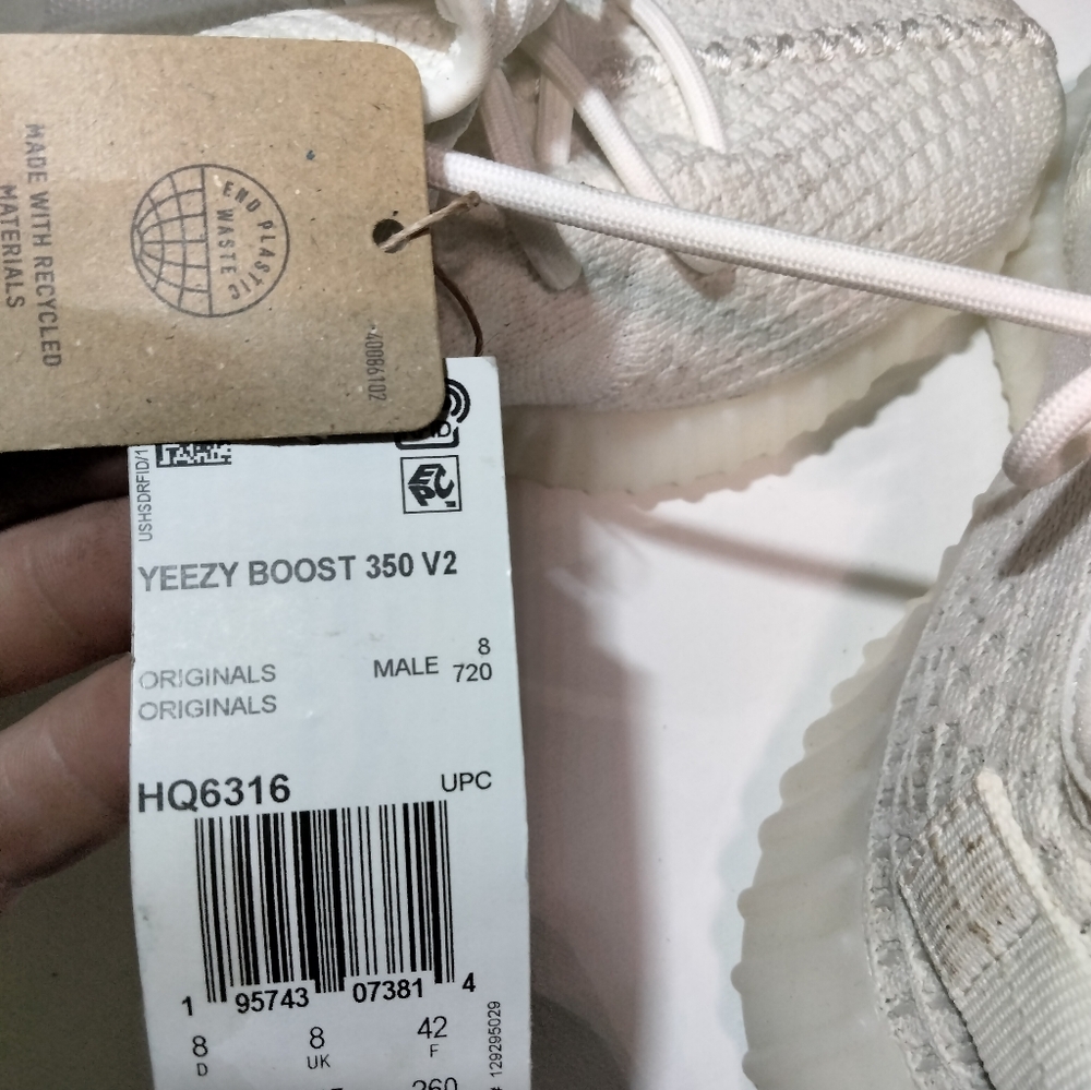 Yeezy Boost 350 V2 Cream Sneakers